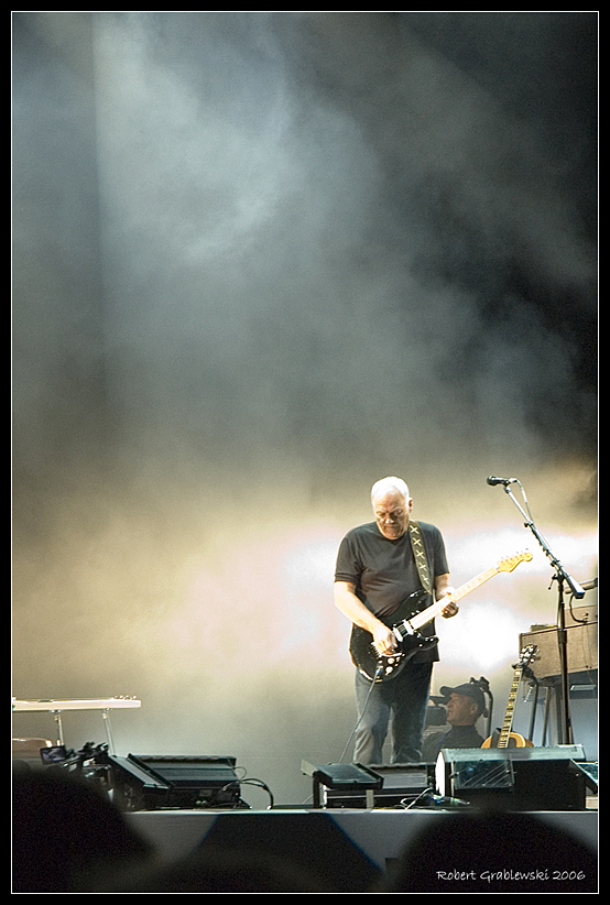 David_Gilmour_Gdansk__1_by_grablesky.jpg