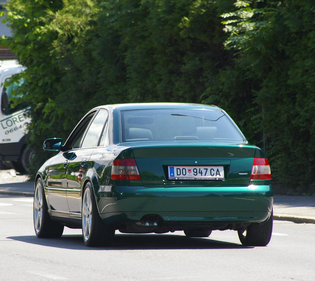 Green_Audi_A4_Backend_by_ShadowPhotography.jpg