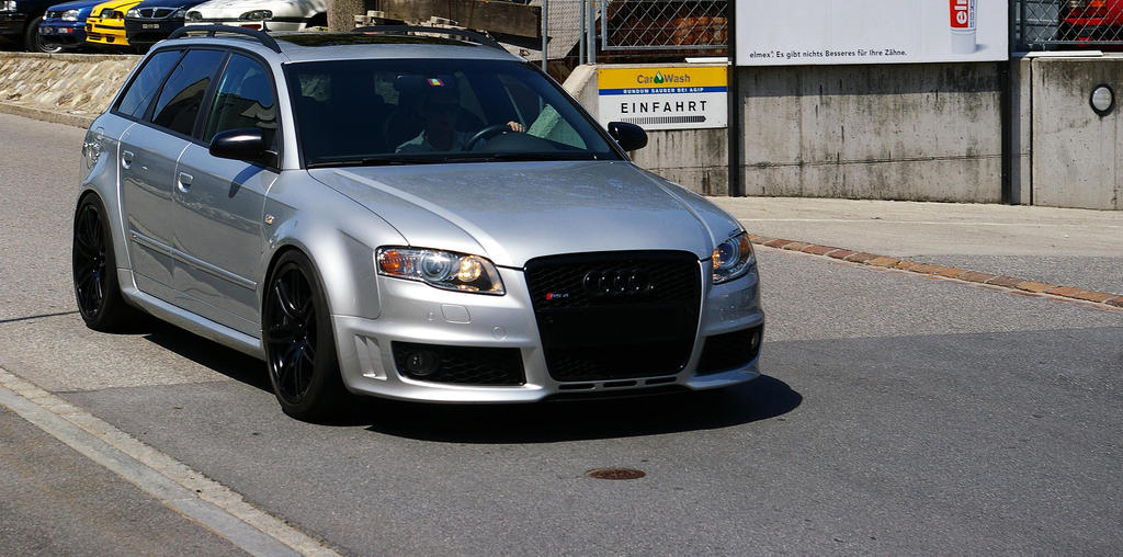 Audi_RS4_Wagon_by_ShadowPhotography.jpg