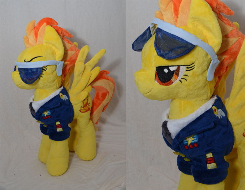 [Bild: captain_spitfire_plush_by_makeshiftwings30-d5s667x.jpg]