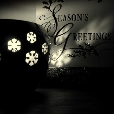 Season  s greetings   by lostknightkg