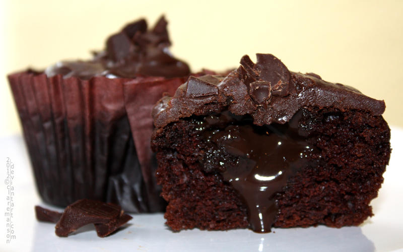 inside_the_after_eight_cupcakes_by_claremanson-d4olqgp.jpg