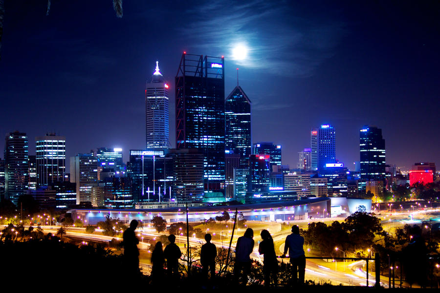 moon_over_perth_skyline_1st_december_by_raitophotography-d5mvr9d.jpg