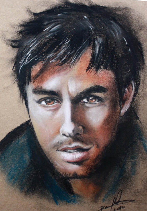 Enrique Iglesias pastel portra
