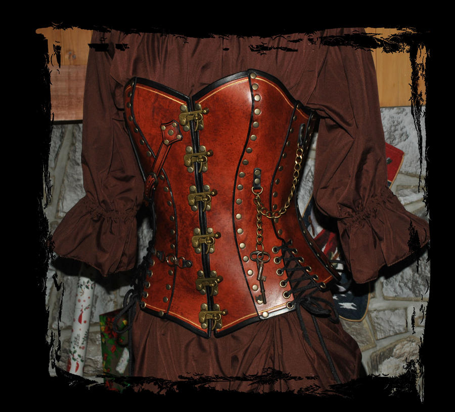 http://fc07.deviantart.net/fs71/i/2011/346/a/3/steampunk_overbust_leather_corset_by_lagueuse-d4ixzl7.jpg