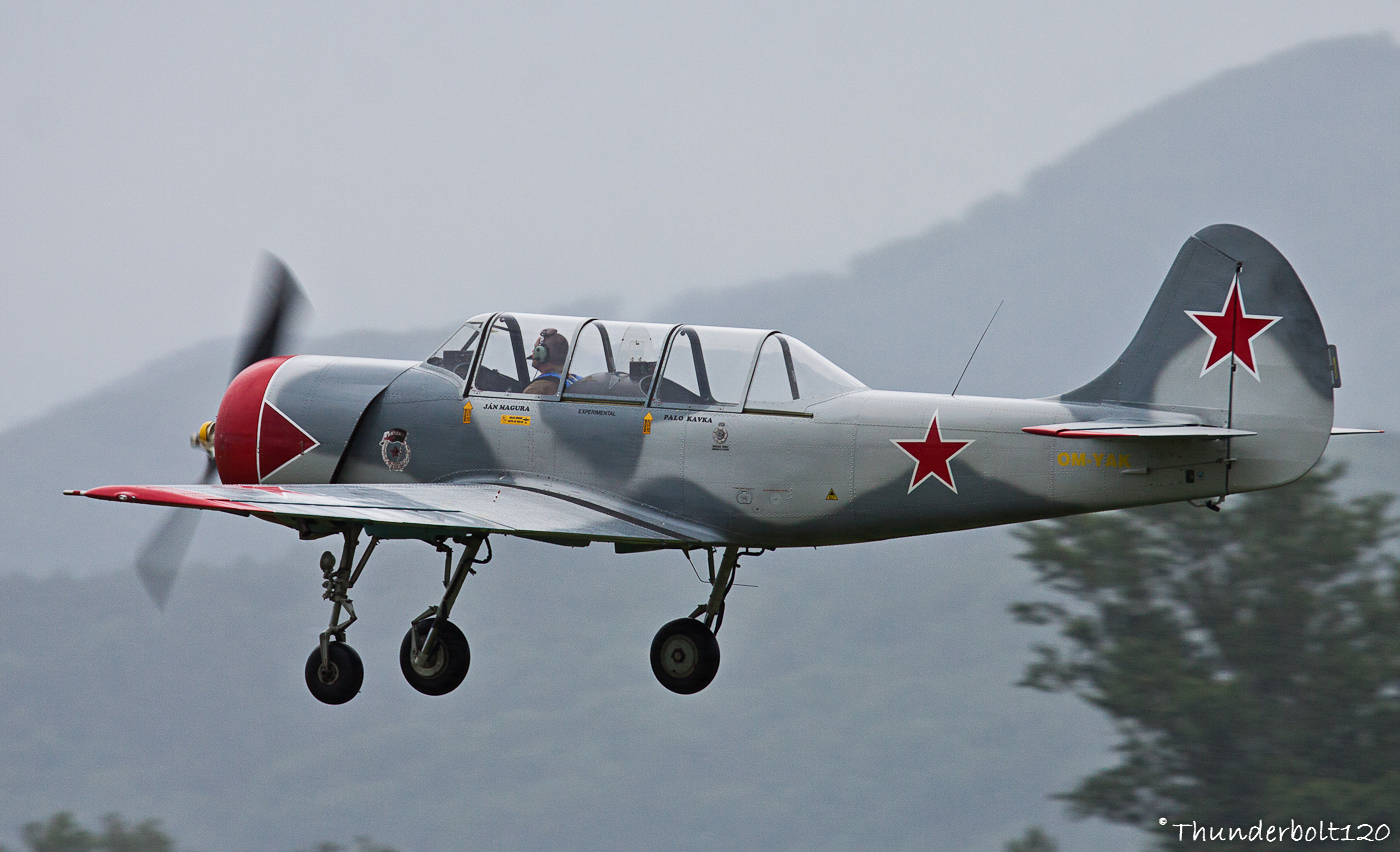 Jak-52 OM-YAK
