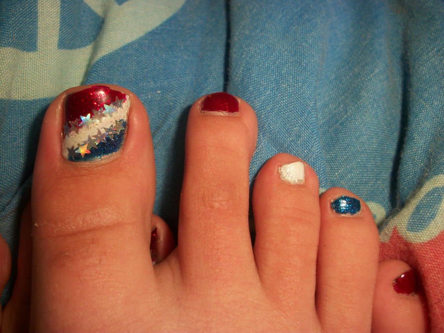 Fourth Of July Toe Nails by QueenAliceOfAwesome on DeviantArt